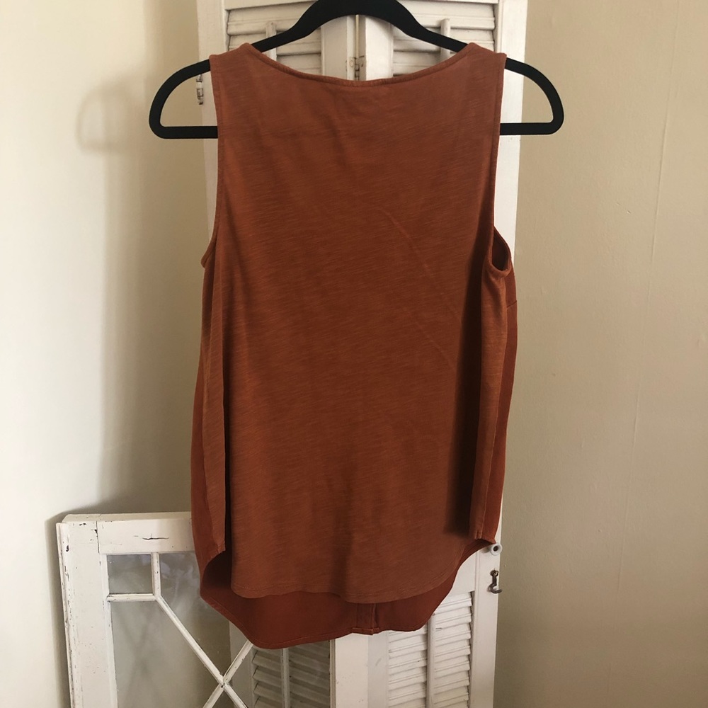Universal Thread button-up tank - Picture 2 of 5